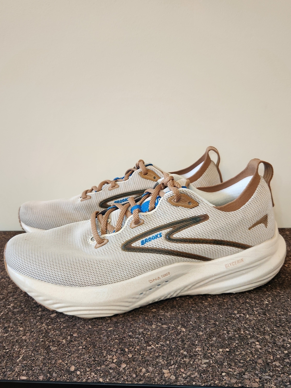 Brooks Men’s Glycerin 22 Running Shoe Size 13